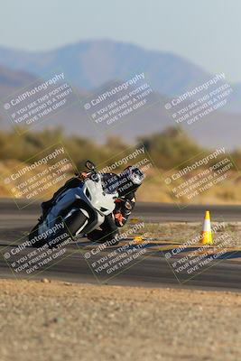 media/Dec-09-2023-SoCal Trackdays (Sat) [[76a8ac2686]]/Turn 15 Set 2 (245pm)/